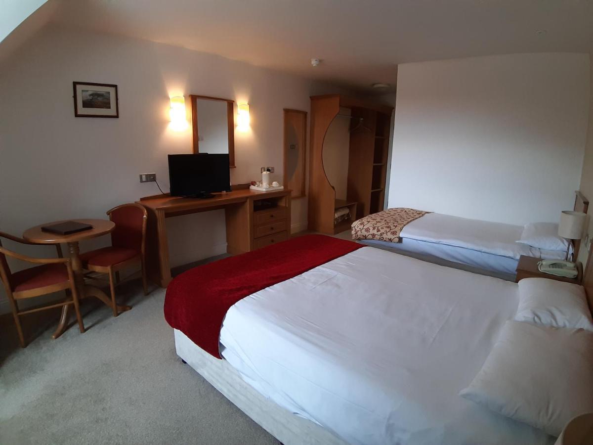 Peacockes Hotel Maam Cross 외부 사진