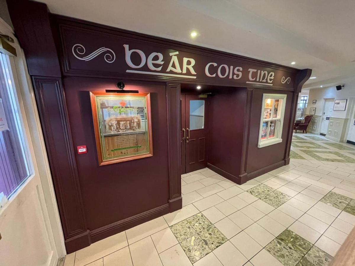 Peacockes Hotel Maam Cross 외부 사진