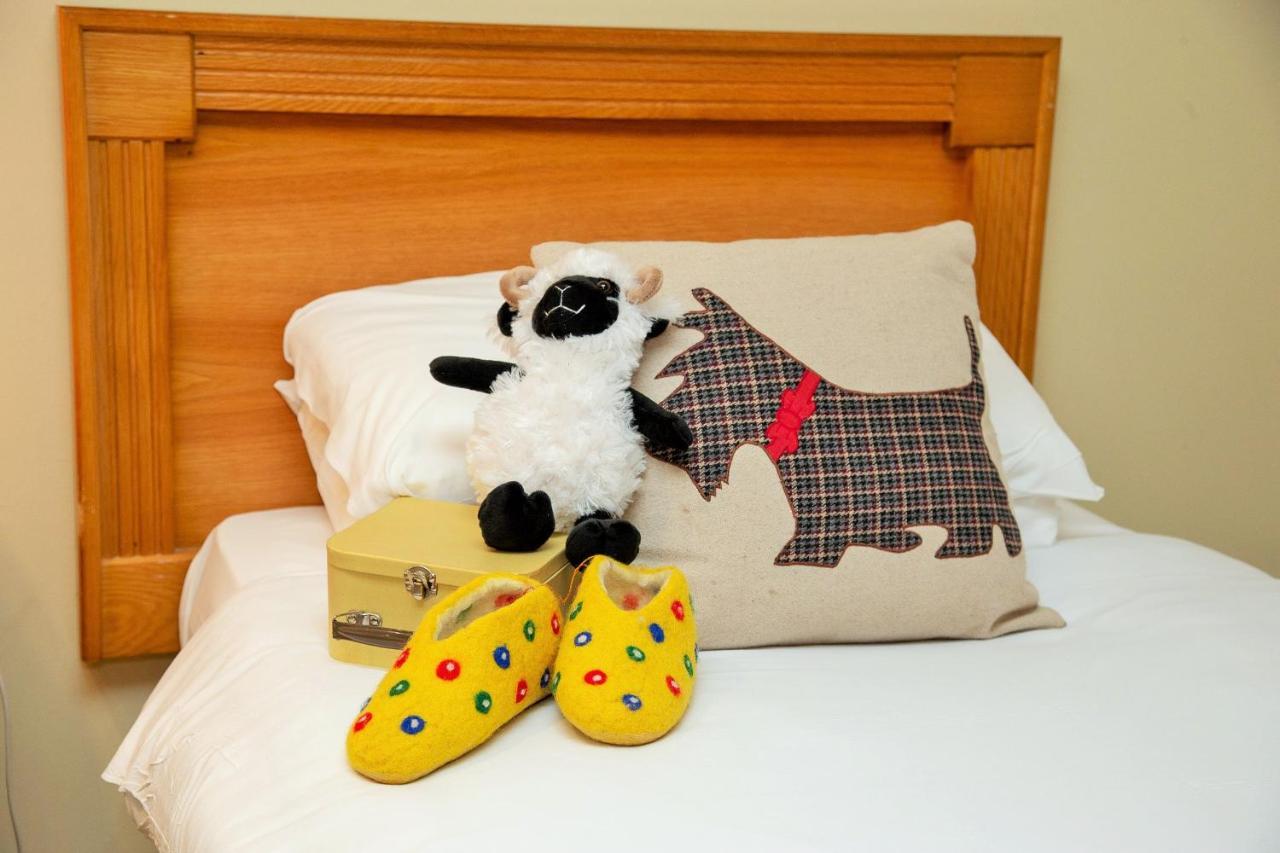 Peacockes Hotel Maam Cross 외부 사진