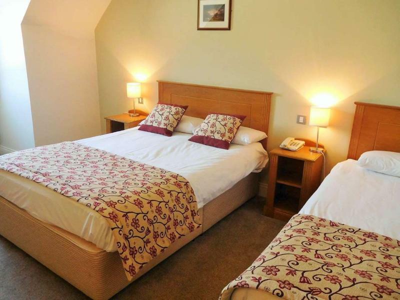 Peacockes Hotel Maam Cross 외부 사진